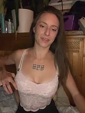 TeenLeonie18