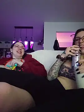 LilyOrion webcam