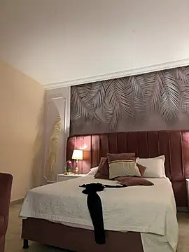 MiaAdams21 webcam