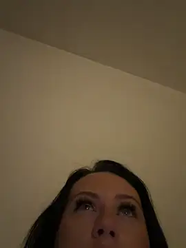 CurvyQueen2023 live cam on StripChat