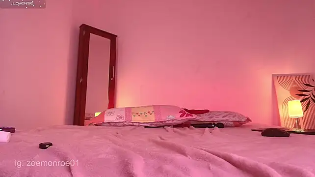 zoe_monroe1 live cam on StripChat