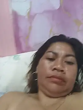 SweetChubbyMommy_02 live cam preview