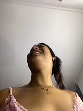 Romie_rous live cam preview