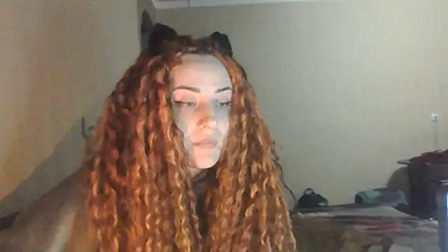 HarpyArt live cam preview