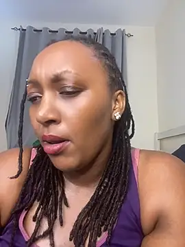 FREAKYBBW_001 live cam on StripChat