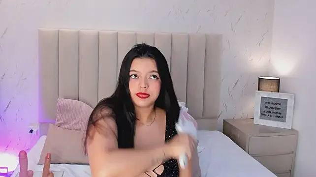 ViolettaRousee_ live cam preview