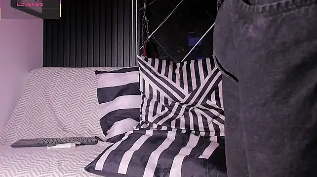 ChrisWells live cam preview