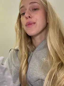 kira_mia live sex cam