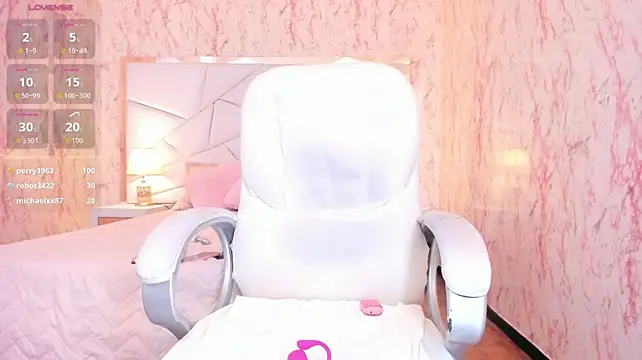 Emily_Whinfre