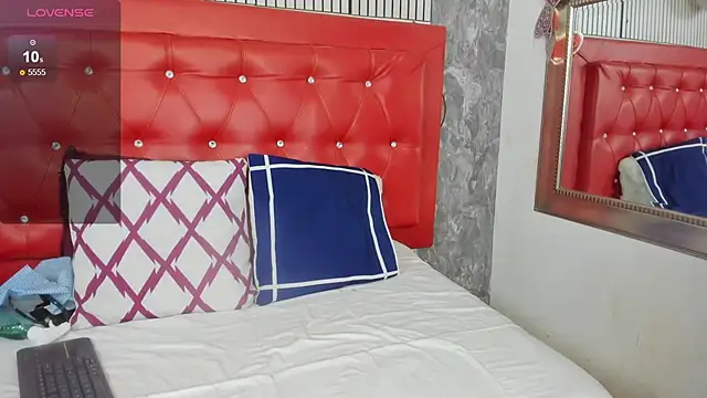 sophie__blare live cam on StripChat