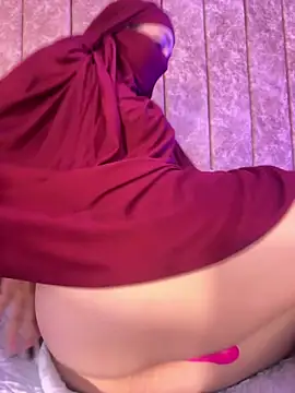 mariiiam_ live cam on StripChat
