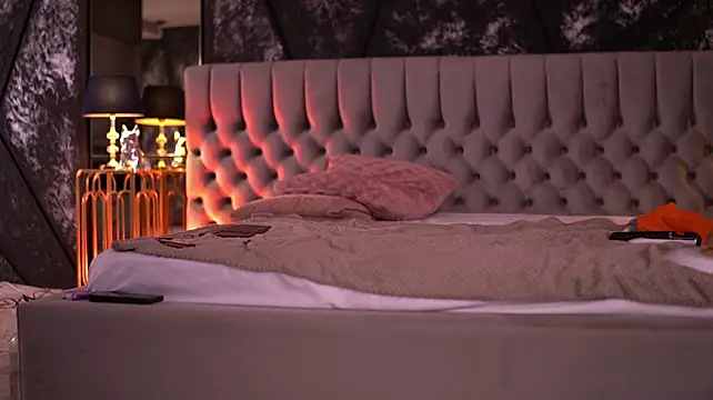 ginavalentinna (F young) - second squirt is always bigger