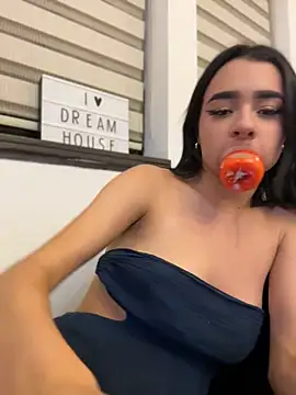emma_soul1 live cam on StripChat