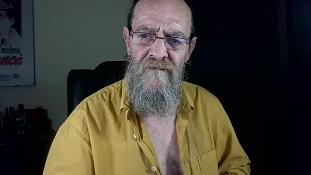Uncle_Hottie live cam on StripChat