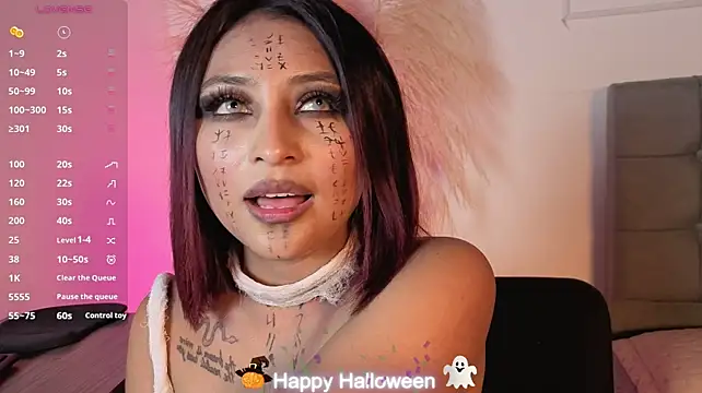 naiah_cruzz live cam on StripChat
