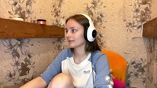 EmyMiu live cam on StripChat