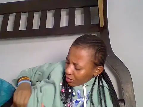 Pretty_dolll live cam on StripChat
