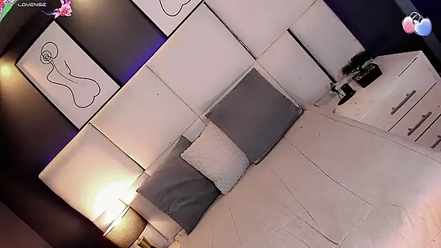Megaan_Dolll live cam on StripChat