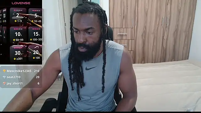 blackmuscless live cam on StripChat