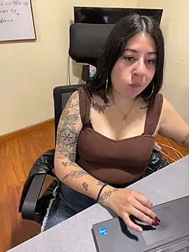 MeganCollins live cam on StripChat