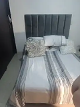 CurvySara1