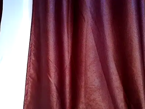 Naughtysuzzi_