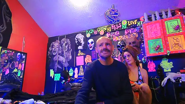 daddyandsplashqueen (Ask my age) - Flash titties