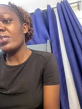Black_prettty live cam preview