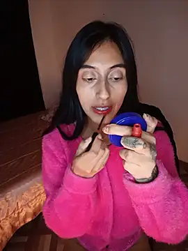 Im_Kloe_ Momentaufnahme des Live-Raums auf Stripchat