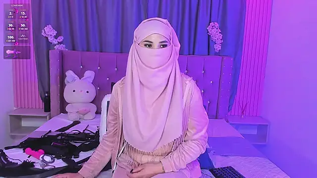 Nayla-Mouna live cam on StripChat