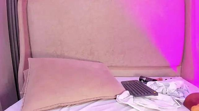 milyclem (F young) - Fingers in the ass 🍑