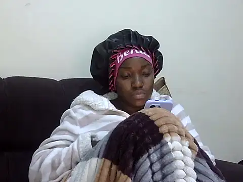 Sexy-suzy live cam on StripChat