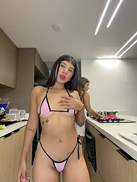 Lesbiianbarbiie live cam on StripChat