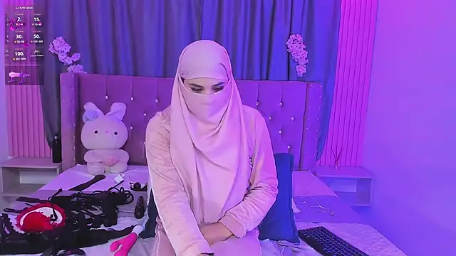 Nayla-Mouna live cam on StripChat