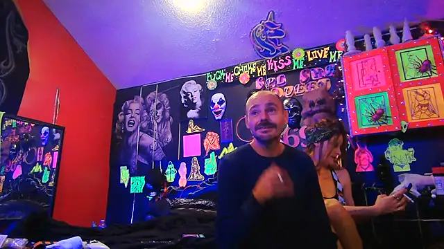 daddyandsplashqueen (Ask my age) - Flash titties