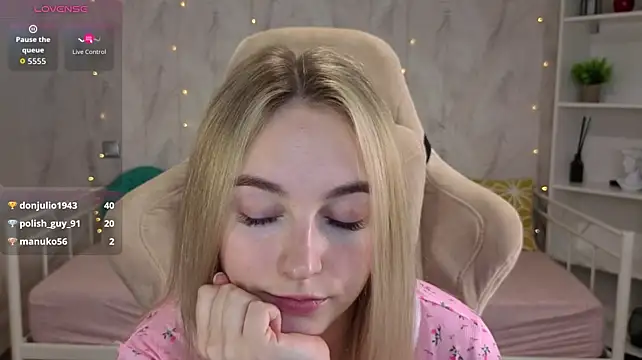 Shy_Polly