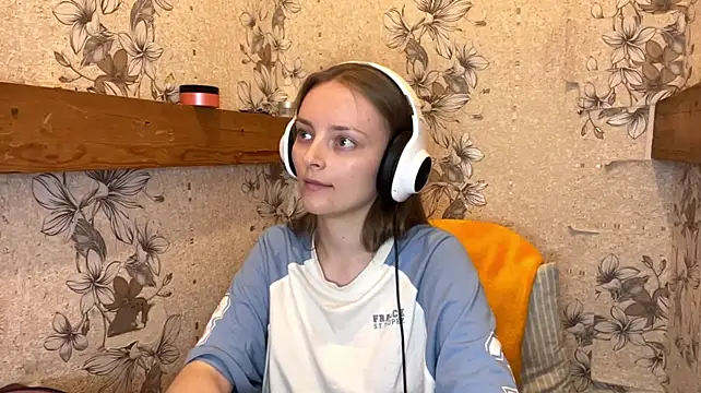 EmyMiu live cam preview