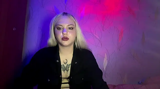 MidnightMuuse webcam
