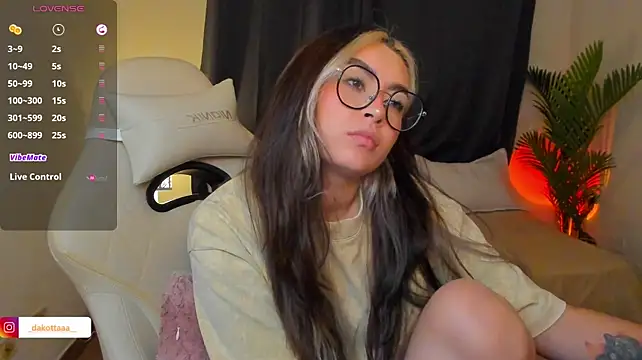 dakottaa_