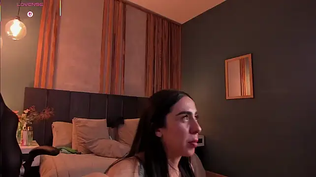 Luna_tagliaferri live cam on StripChat