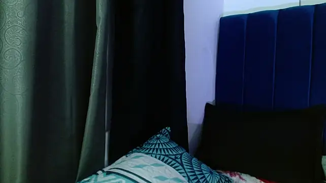 julieta_wish live cam on StripChat