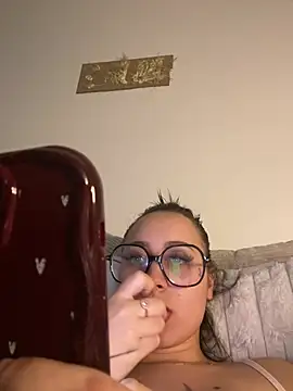 queenlo_xxx webcam