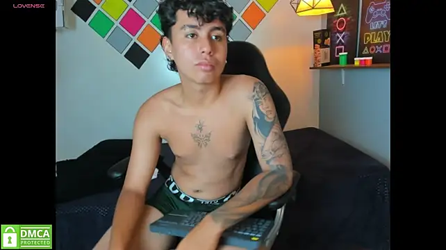 Jonnie-rodriguez on Stripchat
