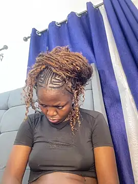 Black_prettty live cam preview