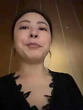 yaoyao8888 (F milf) - 给大哥们漏胸2分钟