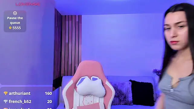 EmmaMyers1 live cam preview