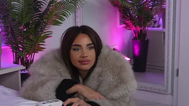 IvyNox live cam preview