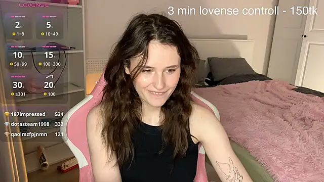 MilaniaElin live cam on StripChat