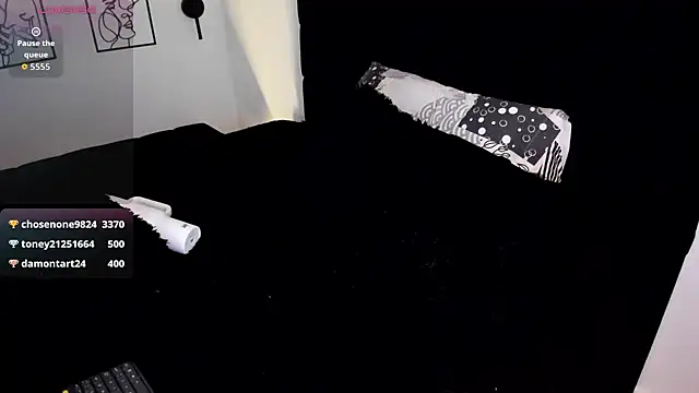LauBm01 live cam on StripChat