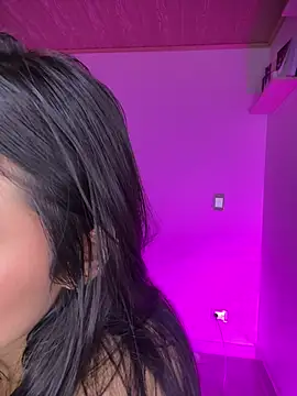 NandaVixen live cam on StripChat